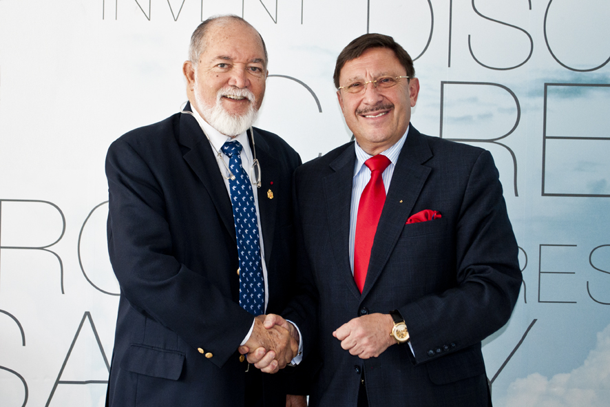 Sir James Mancham with Maxim Behar - Photo: VIOAS Sir James Mancham with Maxim Behar - Photo: VIOAS
