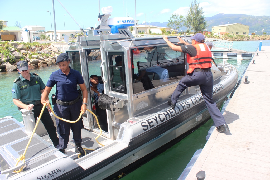 Exercising MPPU Officers on Coastguard Ship Photo: EUCAP Nestor Exercising MPPU Officers on Coastguard Ship Photo: EUCAP Nestor